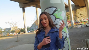 PUA dude fucks a tanned brunette under the bridge