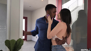 He meets the gril through an app and they meet up