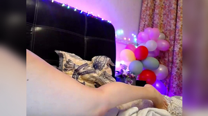 Perfect booty cam girl showing her pussy and spanking